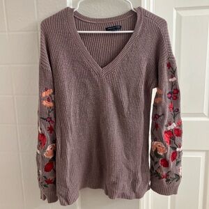 American Eagle V-Neck Sweater Dusty Purple Floral Embroidery